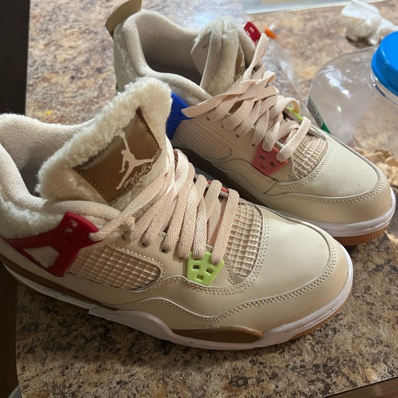 Selling jordan 4s wild things limited edition.